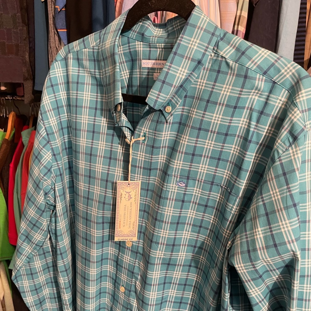 (New) Southern Tide Button Down / Large
